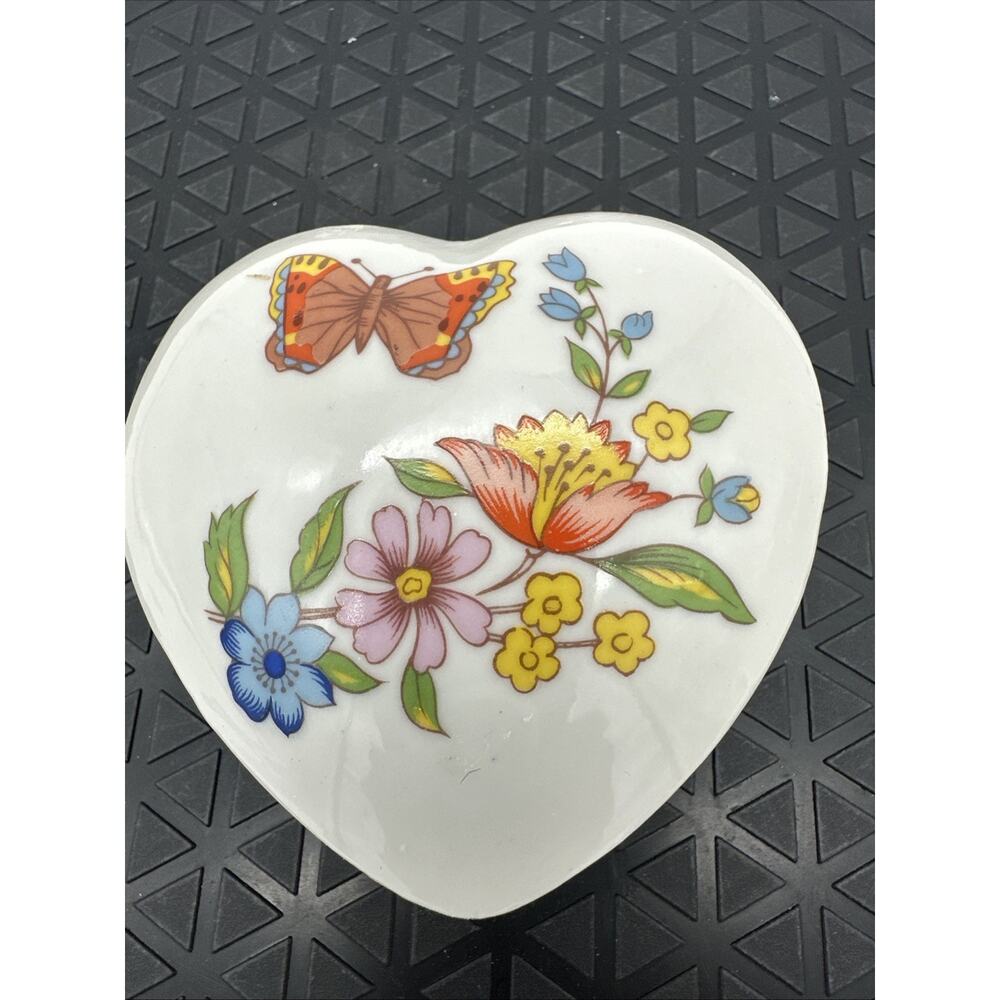 Heart shape Prestige floral trinket box ceramic 1980 Taiwan